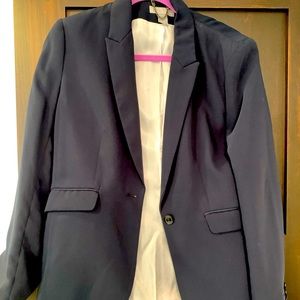 Top notch woman’s blazer from H&M